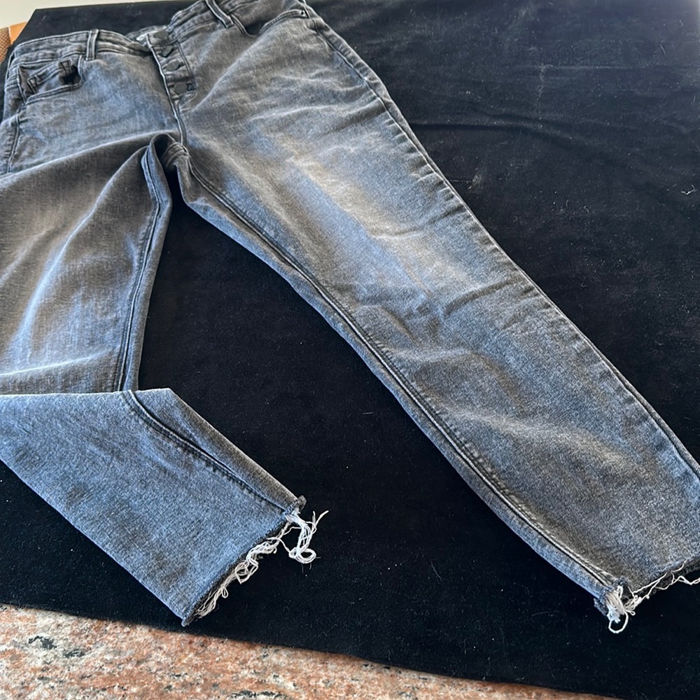 Old Navy Super Skinny High Rise Size 12.